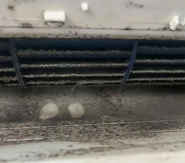 临澧空调吹的风有股烧焦味是怎么回事